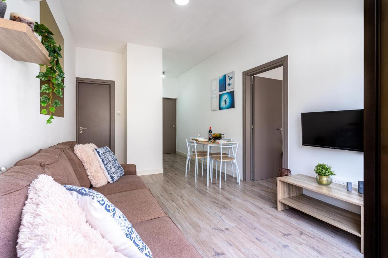 Eleni'S 1-Br Apt In Larnaca Center Esterno foto